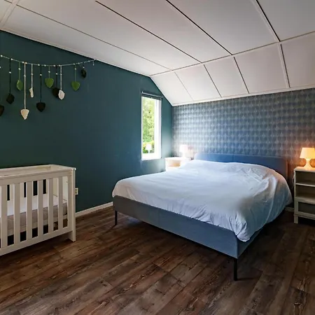 펜션 Achter De Vijf Linden