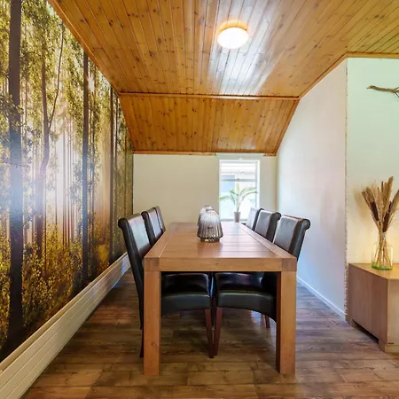 펜션 Achter De Vijf Linden Knegsel