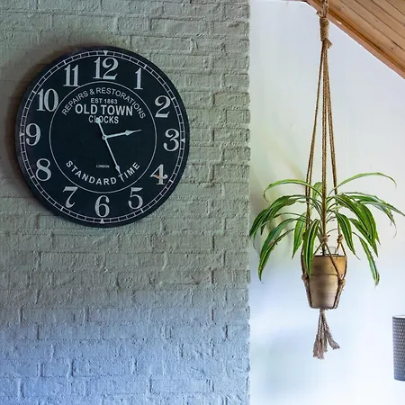 Achter De Vijf Linden Knegsel