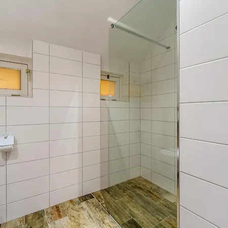 Achter De Vijf Linden *