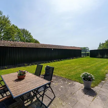 Achter De Vijf Linden