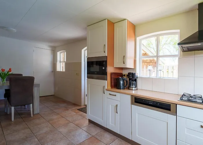 Achter De Vijf Linden Ferienhaus *