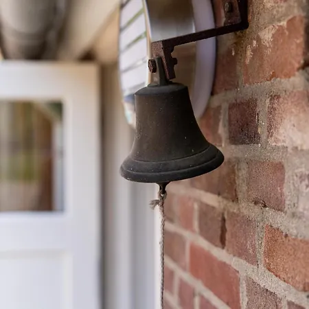 Achter De Vijf Linden Knegsel