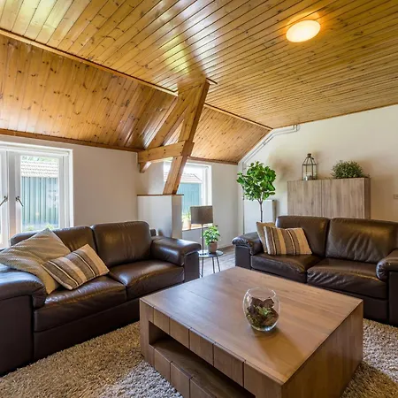 Casa de Férias Achter De Vijf Linden Knegsel